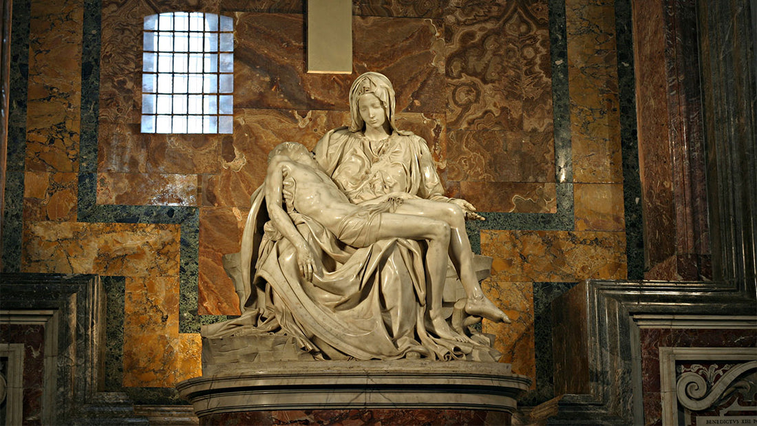 Escultura Pietà de Michelangelo