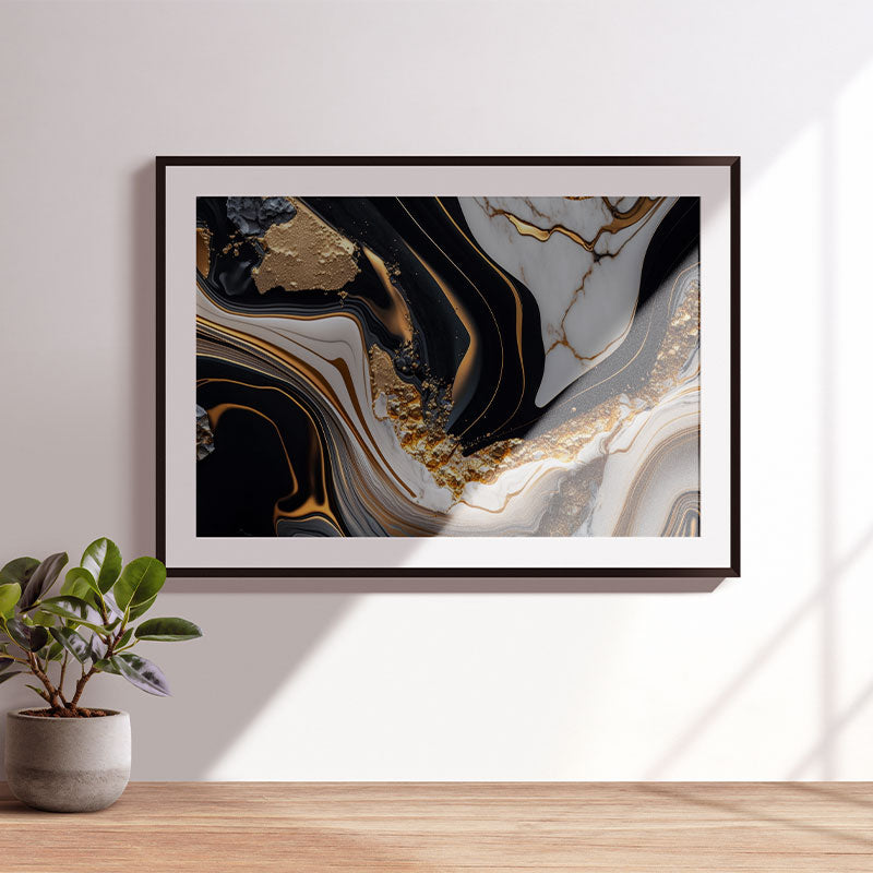 Quadro Abstrato Preto e Dourado Pendurado Acima de Superfície de Madeira.