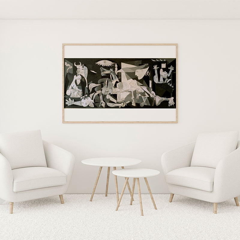 Quadro Decorativo Guernica Pendurado em Parede Branca.