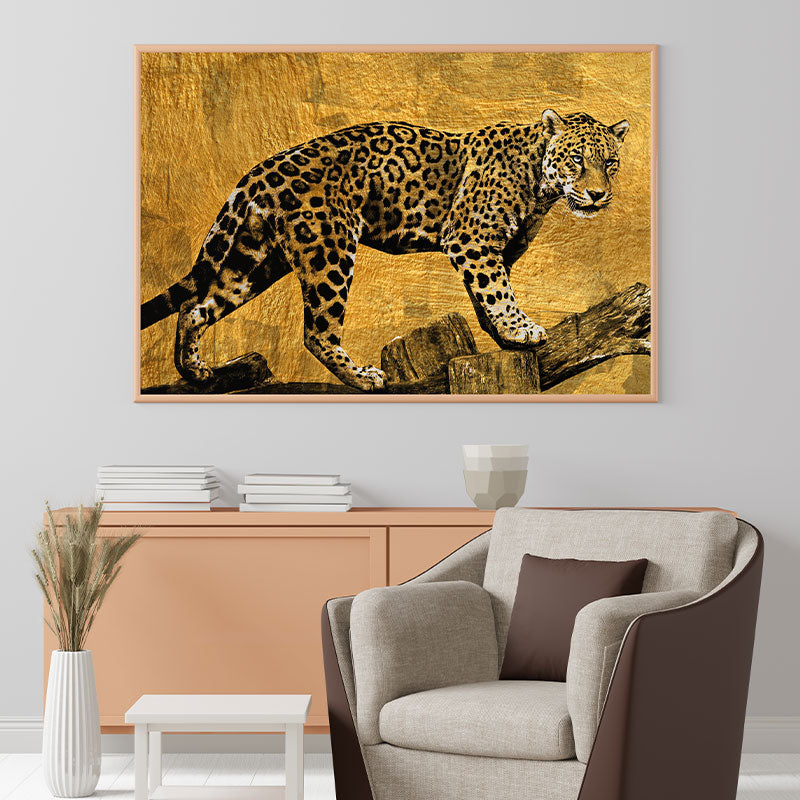 Quadro Decorativo Onça Pintada Pendurado Acima de Móvel de Madeira.