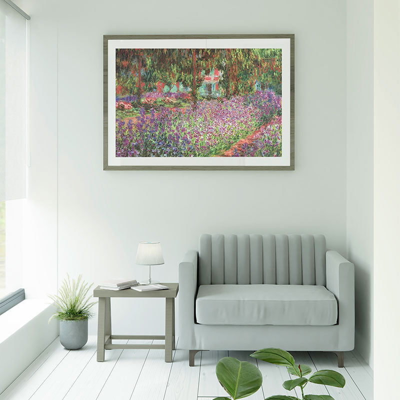 Quadro Jardim de Giverny Pendurado Acima de Poltrona.