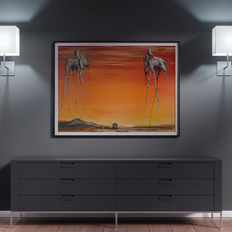 Quadro Os Elefantes Salvador Dalí Pendurando em Parede Preta.