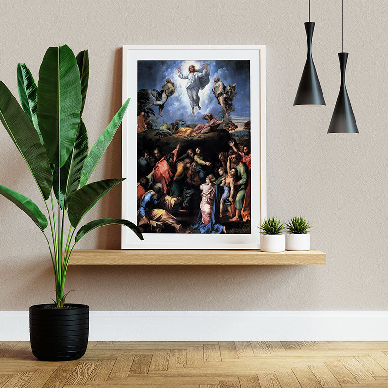 Quadro Transfiguração Rafael Sanzio Pendurado ao Lado de Planta Verde.