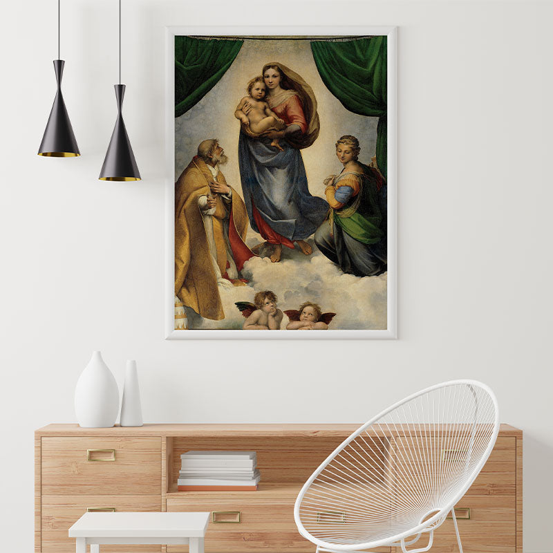 Quadro Decorativo Madona Sistina Pendurado Acima de Móvel de Madeira.