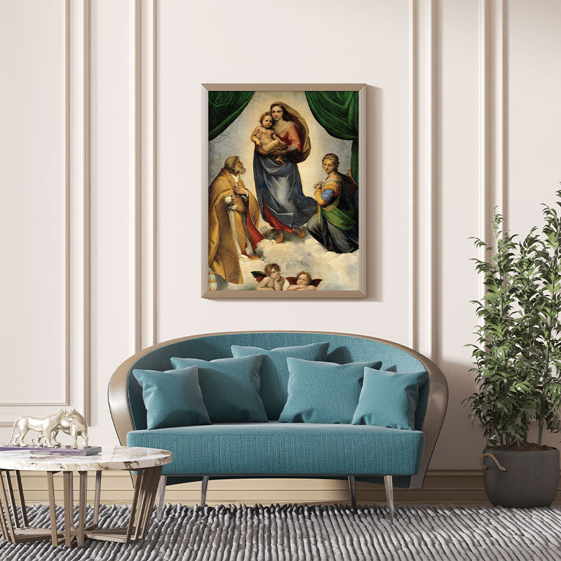 Quadro Decorativo Madona Sistina Pendurado Acima de Sofá Verde.